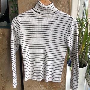 Gap Black and White Turtleneck